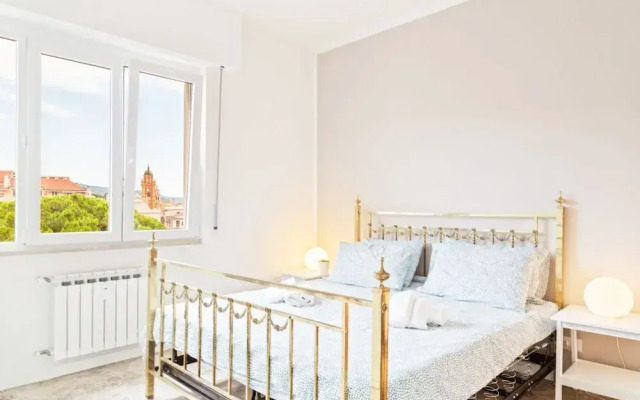 Chiavari Colorful Flat with Garage