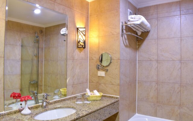Parrotel Aquapark Resort