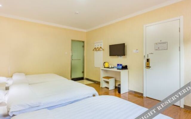 Super 8 (Beijing Qianmen East Street)