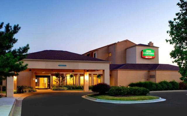 Courtyard by Marriott St. Louis Downtown West