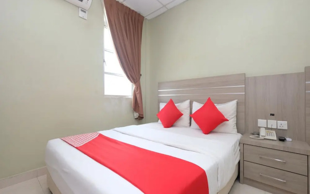 OYO 44023 Mehram Hotel