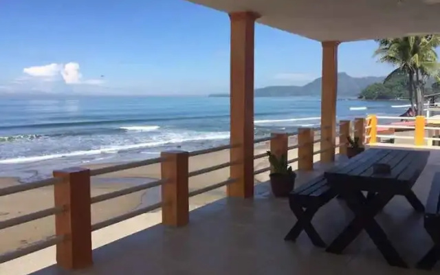 Villa Mila Tepi Pantai Karang Hawu