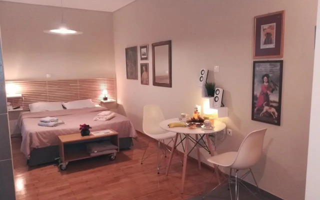 Koukaki ideal studio for 2