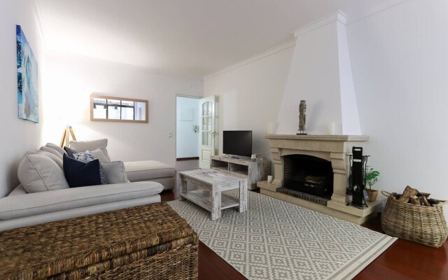 Stylish Apartment with Private Terrace and Garage