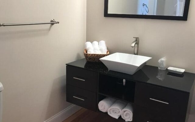 Harborline Hotel