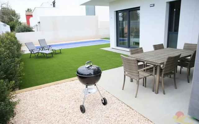 Casa Blanco - Luxury Detached Villa