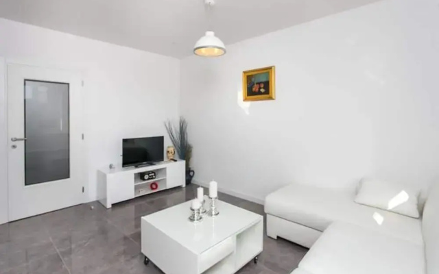 Apartment Dupcic - Two Bedroom Apartment With Balcony