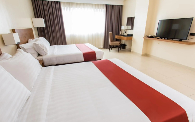 Royce Hotel & Casino