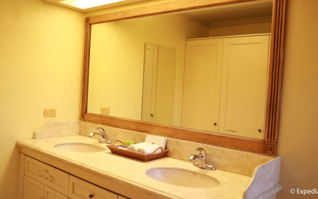 Sophia Suites Residence Hotel