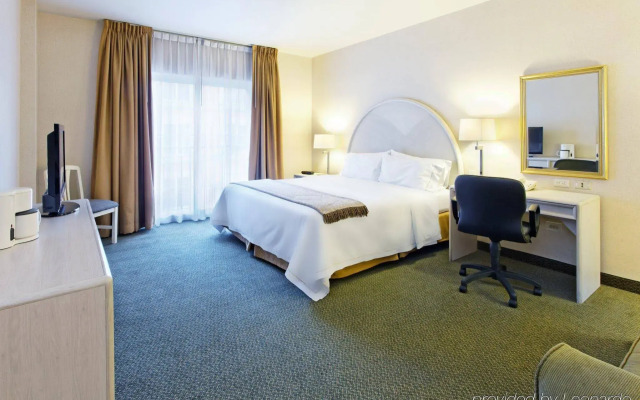 Holiday Inn Express Monterrey Galerias by IHG