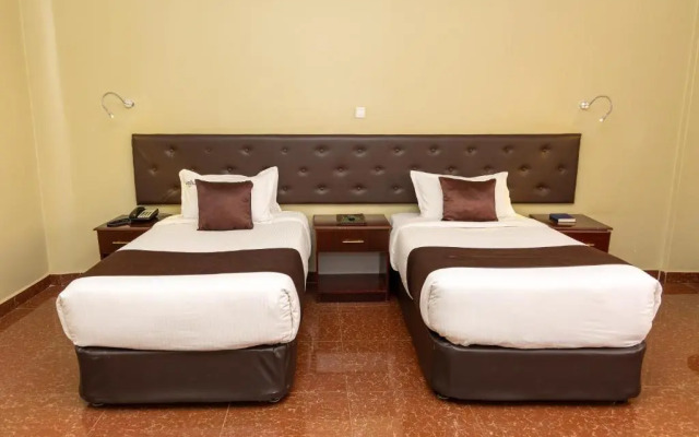 Maxland Hotel