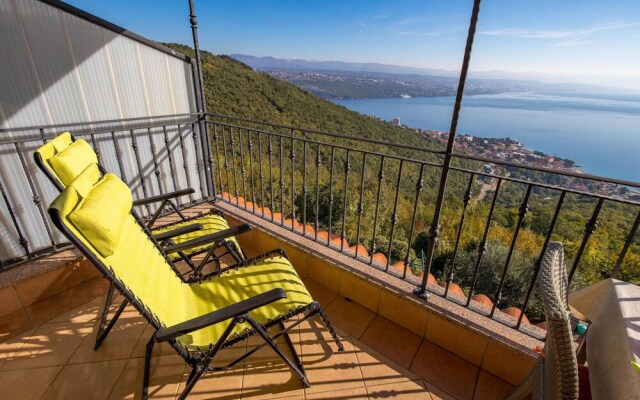 Amazing Home in Icici With Wifi and 2 Bedrooms