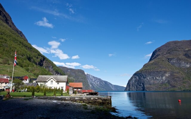 Visit Undredal