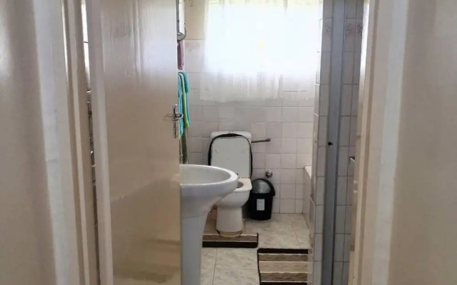 Guesthouse With Green Garden and Pool - 2102