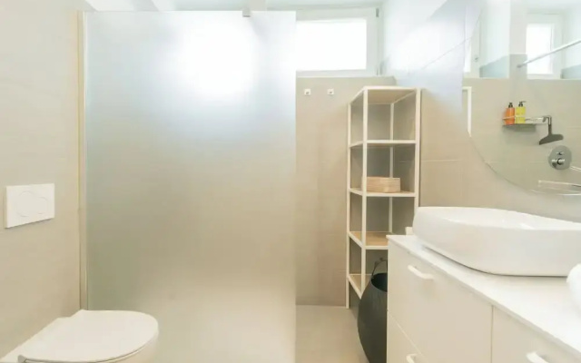 Central & White Apartment by Rent all Como