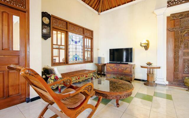 Oyo 1650 Griya Joglo Homestay