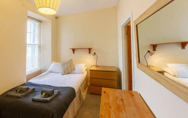 Cozy Apartment near The Meadows