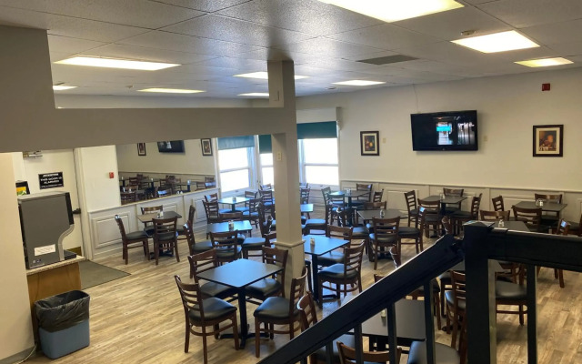Days Inn by Wyndham Brockville