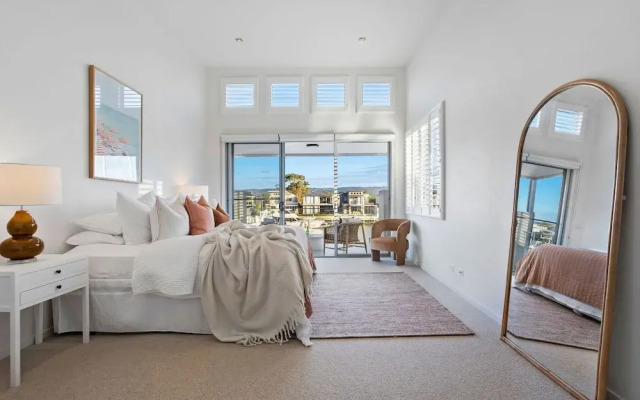 Waterfront Martha Cove Getaway 250m From Beach