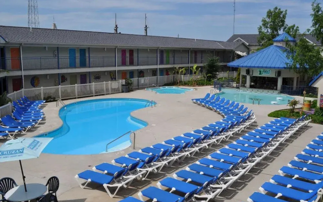 Islander Inn
