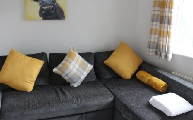 Dog Friendly - 4 Bed House - Sleeps 10 - Pool Table