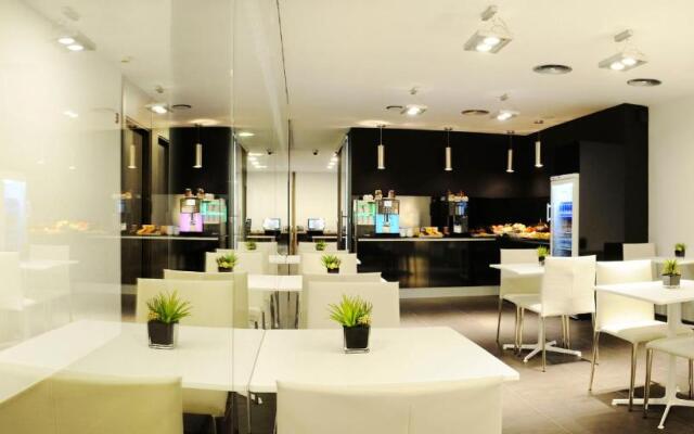 Air Rooms Madrid by HelloSky