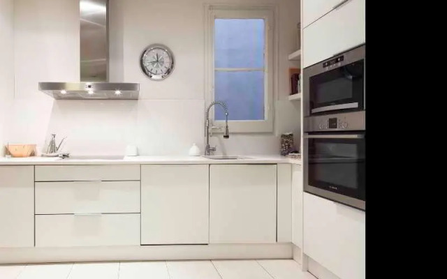 Home Around Gracia Apartments