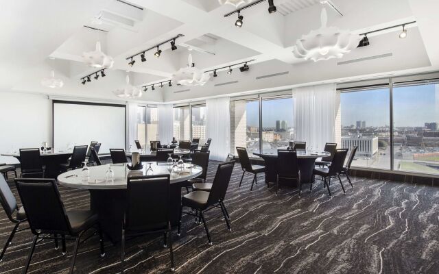 Lorenzo Hotel Dallas, Tapestry Collection by Hilton
