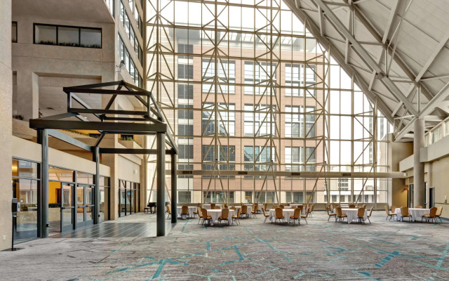 DoubleTree by Hilton Hotel St. Paul Downtown