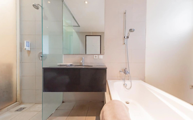 RedDoorz Plus @ Cipaganti Street 3