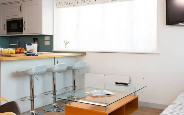 Stylish Cosy Annexe in Pretty Sailing Village