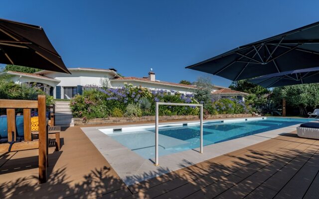 Green and Blue Villa by Wonderful Italy