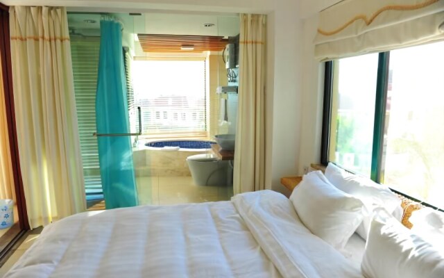 Heaven 18 Degrees Blue Holiday Apartments