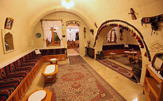 Kral Hotel