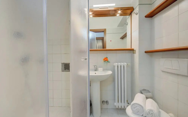 Leonardo House Garden Stresa Center