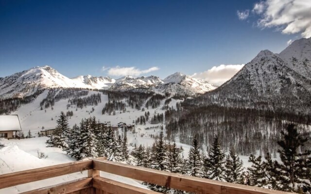 Chalet Loan 10/11 Personnes à Montgenèvre