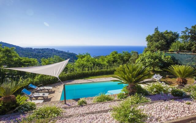 Villa dei Galli in Sant Agata sui Due Golfi