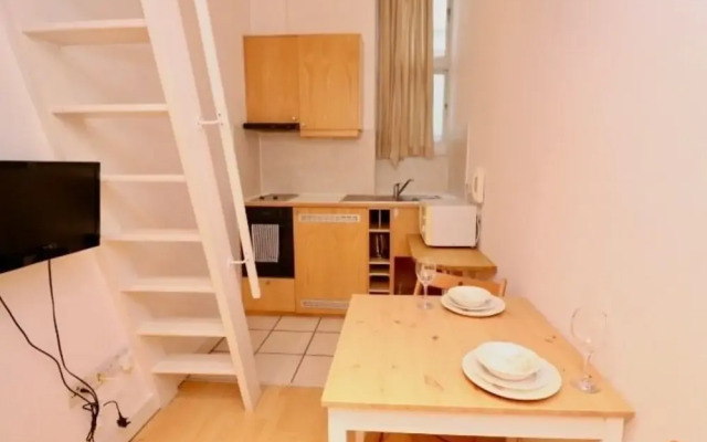 HFS Studio Next To Hydepark L10