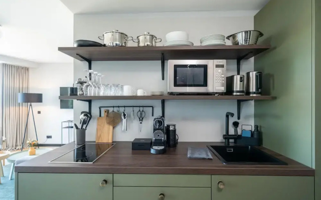 Black F Tower - Serviced Apartments