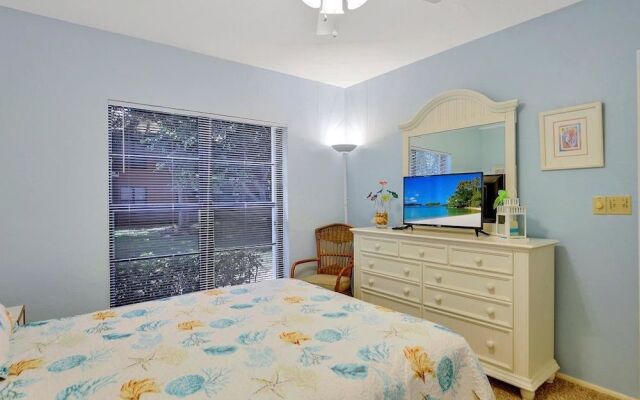 Relaxing Condo With two Pools and Steps to Beach