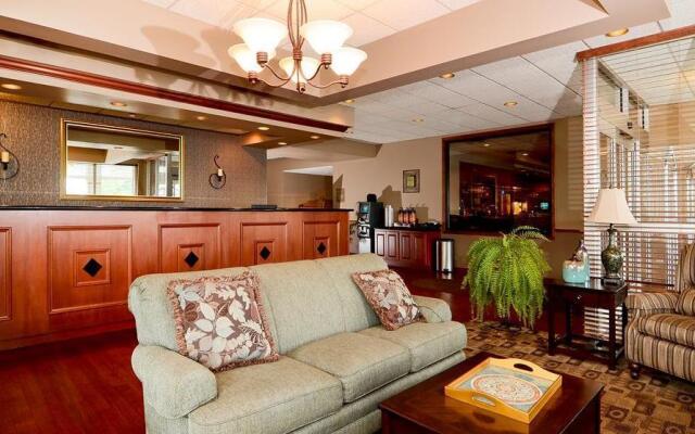 Holiday Inn Tomah-Exit 143