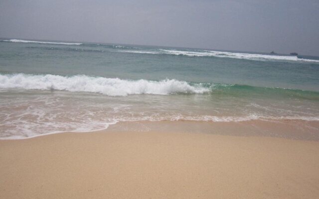 White Surfing Beach Resort