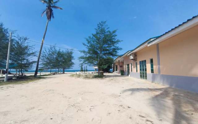 OYO 90799 Sharhan Residence