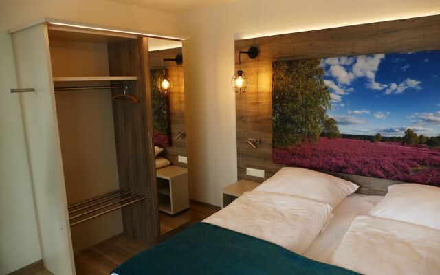 Meyn's Apartments & Hotel