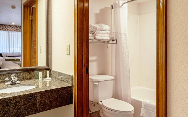 Quality Inn Three Rivers