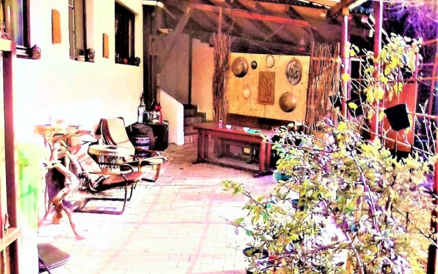 Leyla Guesthouse Castel
