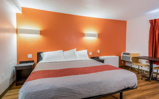 Motel 6 Schenectady, NY