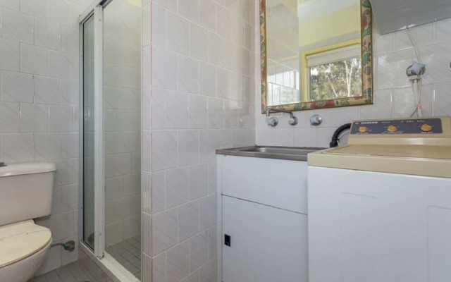 Retreat Beside The Beach - Unit Five