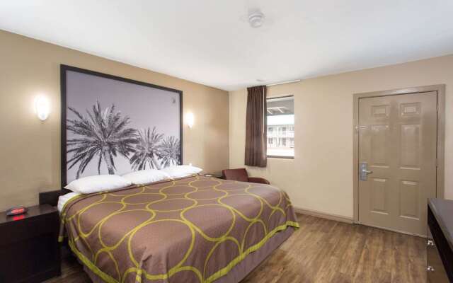 Super 8 by Wyndham Pensacola NAS Area