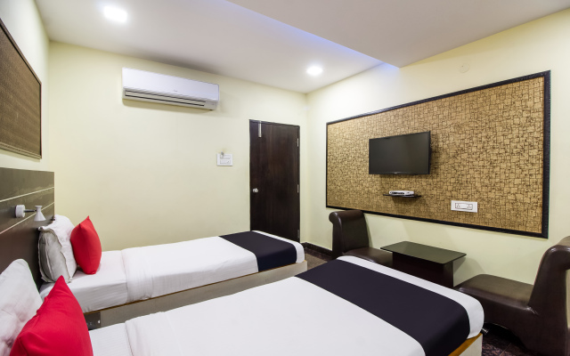 Capital O 7648 Sri Navya Grand